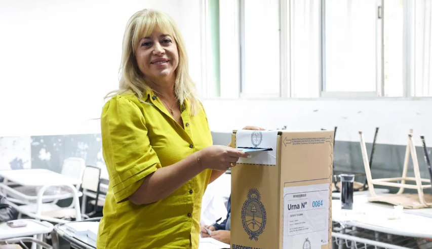 Chahla tras emitir su voto: "La participación ciudadana es el corazón de la democracia"