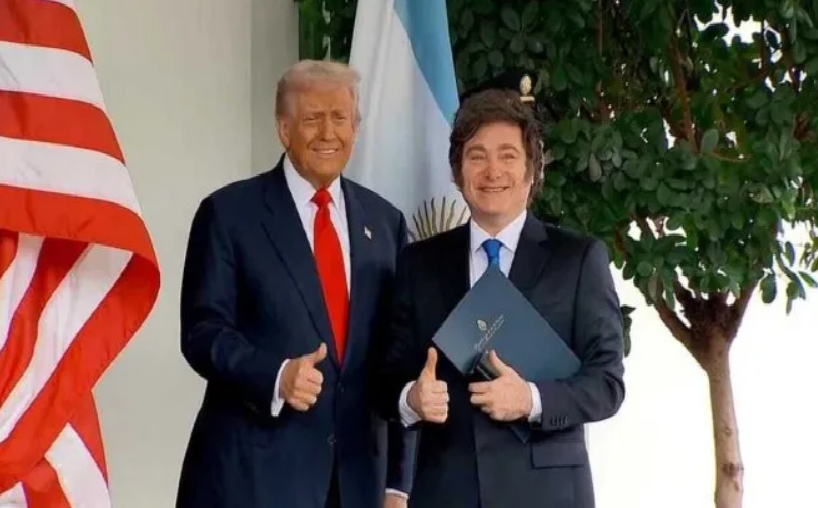 Donald Trump felicitó a Milei por "su aplastante victoria"
