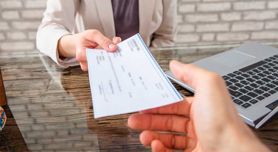 Desbaratan un esquema familiar de estafas tras múltiples allanamientos