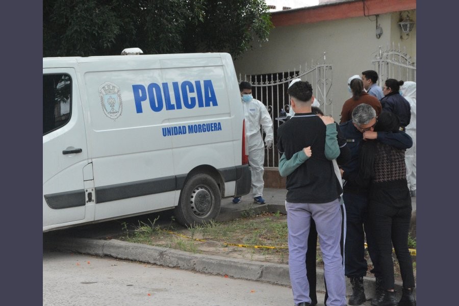 Mató a su hija de 9 años y durmió junto a su cádaver