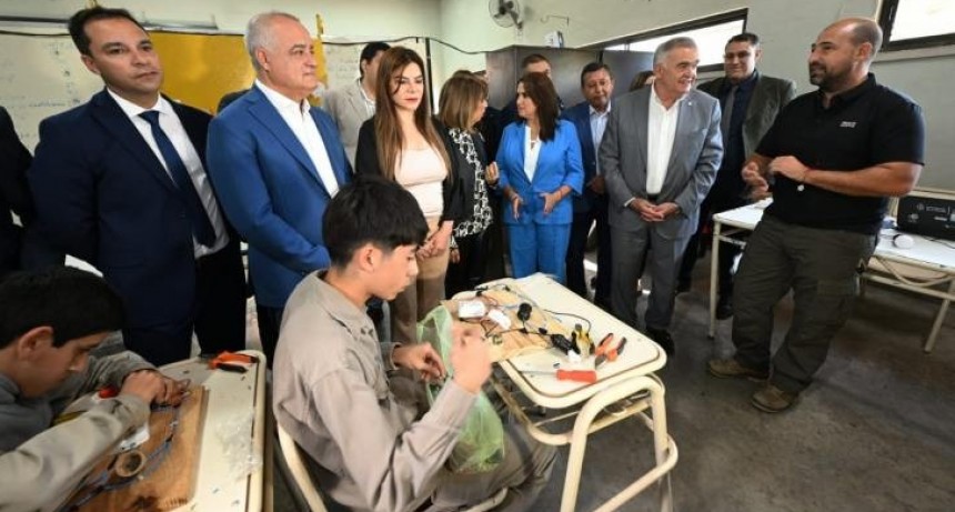 Jaldo visitó la Escuela Técnica N°2 Lomas de Tafí