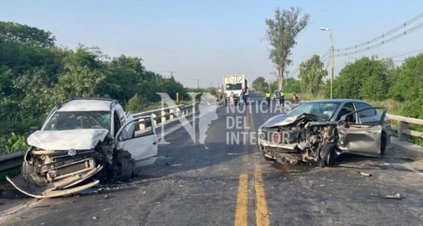 Cinco heridos tras un violento choque frontal sobre la Ruta 38