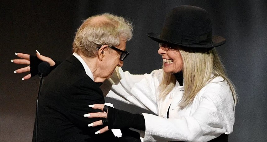 Woody Allen rinde homenaje a Diane Keaton