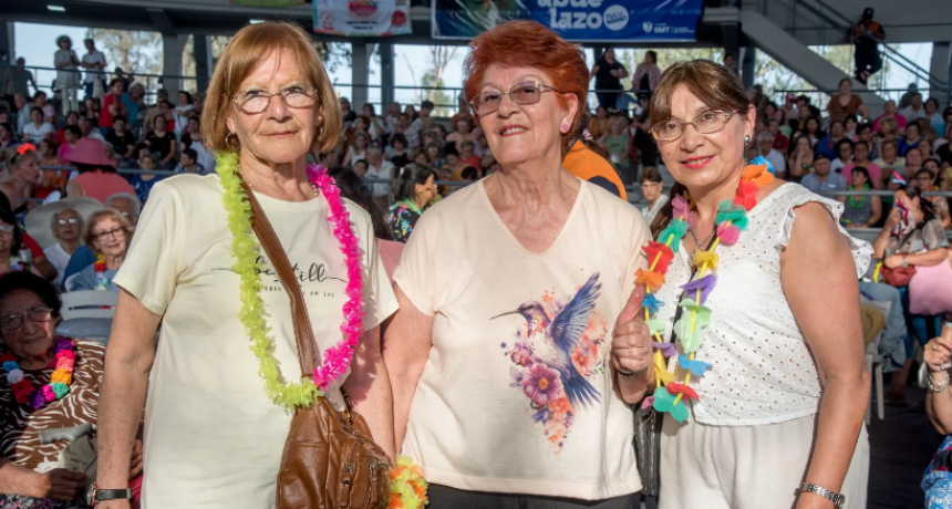 Con una gran fiesta, el Municipio celebra el Día de la Madre en el Palacio de los Deportes