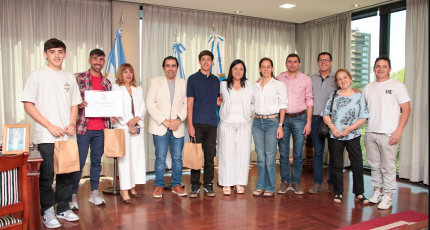 Deportistas tucumanos de alto rendimiento en la Legislatura