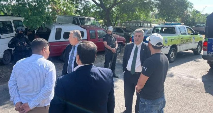 El Gobierno intimó a un desarmadero para recuperar un sector del Canal Yerba Buena