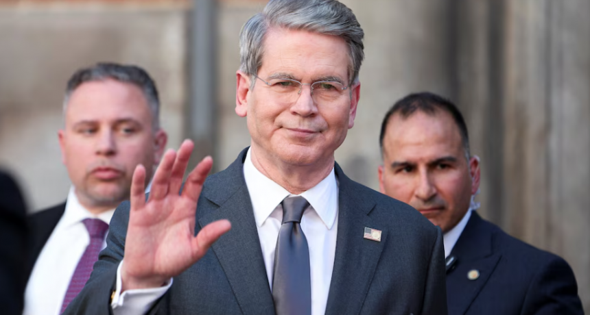 36 demócratas pidieron a Scott Bessent suspender el swap con Argentina