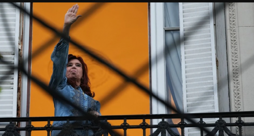 Los canales de contacto secretos entre Cristina y Karina Milei