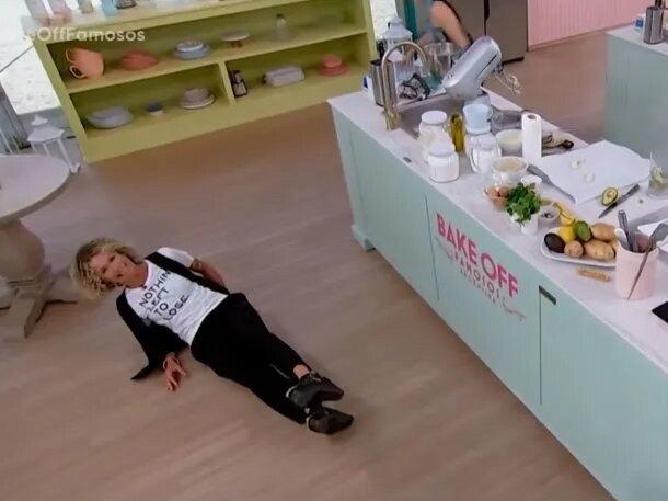 Bake Off Famosos: Maru Botana tuvo un inesperado accidente y terminó el piso