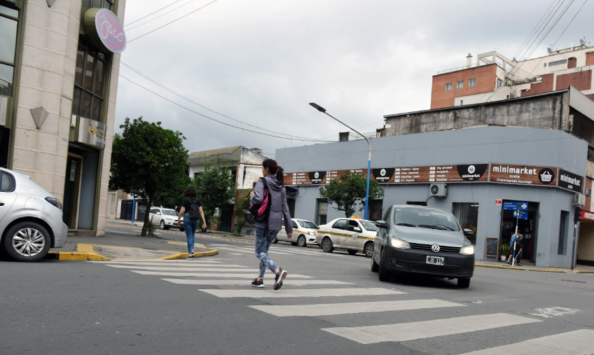 Atención automovilistas: levantan la prohibición de giro en calle Junín para quienes circulan por Santiago del Estero