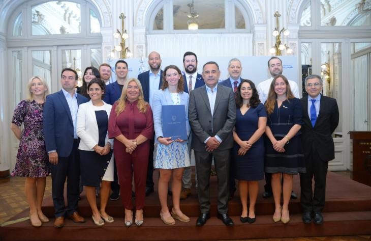 Becarios estadounidenses de la FURP visitaron la Casa de Gobierno