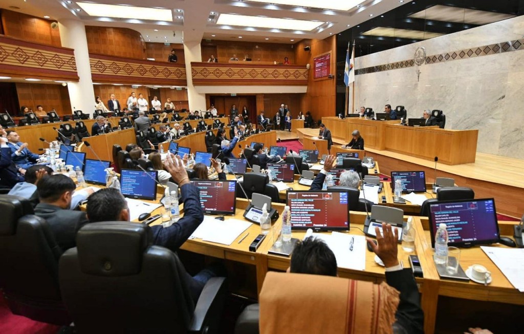 TRAS UN AMPLIO DEBATE, LA LEGISLATURA SANCIONÓ EL PROYECTO QUE ABORDA LA LUDOPATÍA