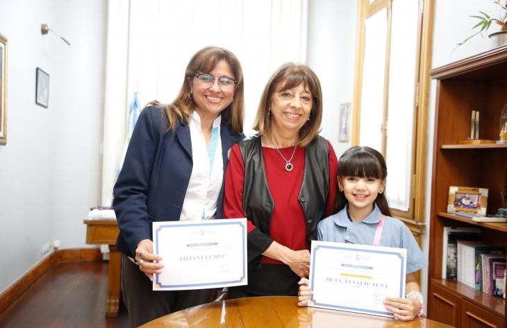 Montaldo reconoció a la niña más lectora de Tucumán