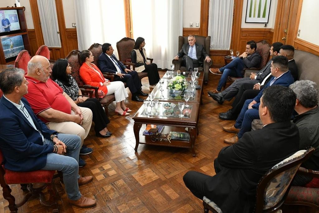 Jaldo recibió a la intendenta de Aguilares, Gimena Mansilla y a concejales