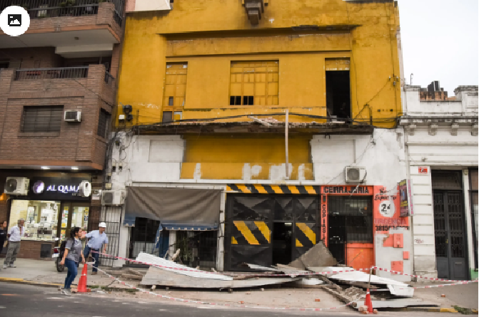 Defensa Civil y Catastro realizan operativo tras derrumbe de mampostería de una obra en Barrio Norte