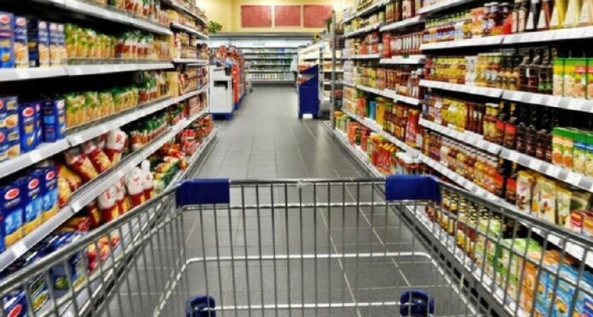 El Gobierno eliminó controles en carne, lácteos y supermercados para liberar el mercado