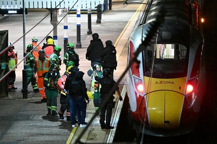 Londres: 10 apuñalados y 2 detenidos por el ataque en un tren