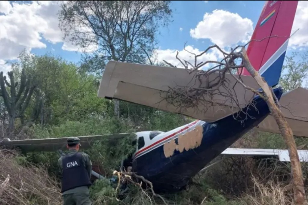 Salta: encontraron droga enterrada donde intentó aterrizar una avioneta y ya son 364 kilos de cocaína secuestrados