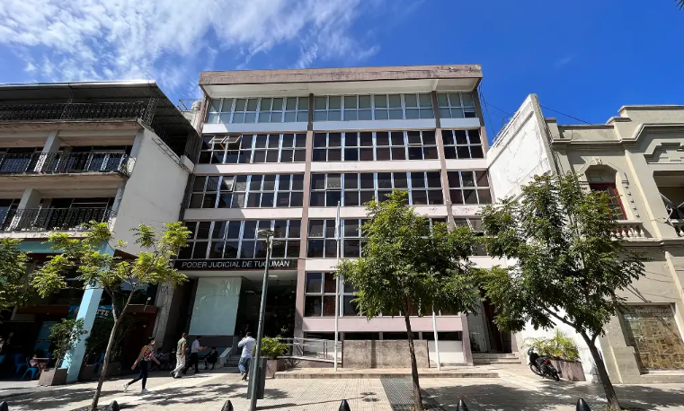 Allanaron un domicilio por un caso de extorsión con contenido íntimo