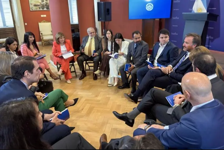 Patricia Bullrich ya debutó como jefa del bloque libertario en el Senado