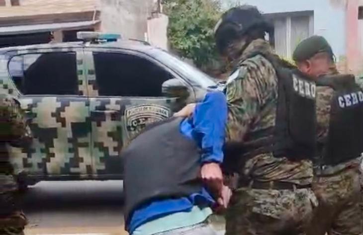 Un equipo del CERO viajó a Mendoza para trasladar a un criminal solicitado por la Justicia tucumana