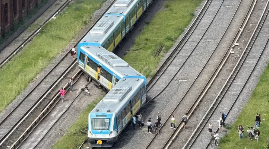 Descarriló una formación del tren Sarmiento: hay 19 heridos