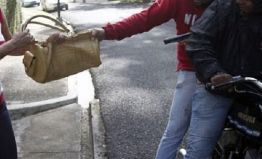 Un motochorro fue detenido por un violento robo a una mujer