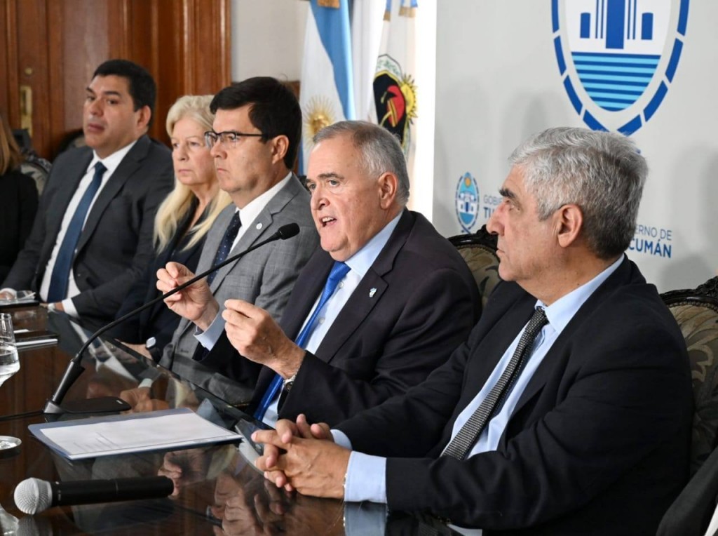 Jaldo destacó el compromiso provincial por detectar irregularidades en la fuerza policial