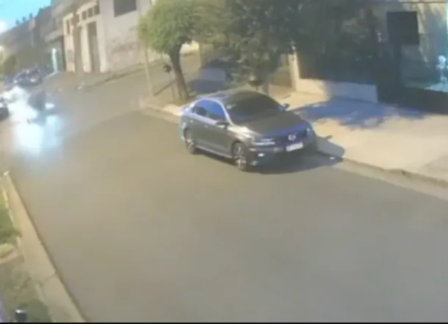 Una mujer murió arrollada por ladrones que escapaban tras robar dos autos