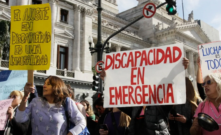 Ordenan restablecer las pensiones por discapacidad suspendidas en todo el país