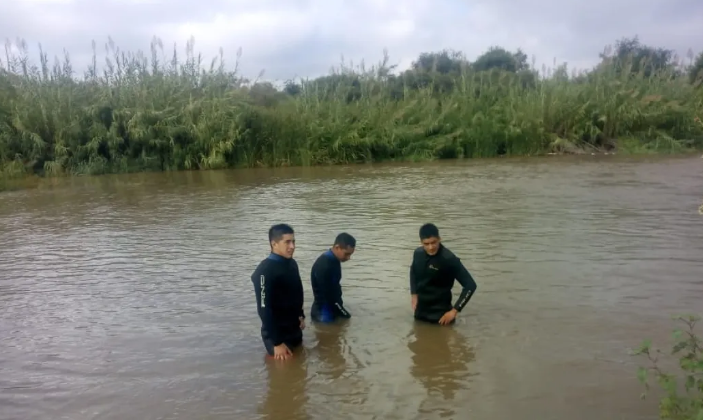 Buscan a joven que desapareció cuando pescaba en el Río Dulce