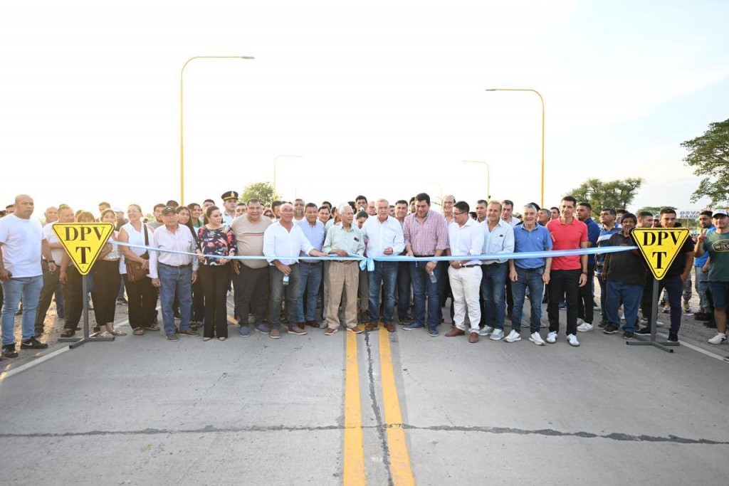 Jaldo inauguró obras de repavimentación e iluminación en Leales
