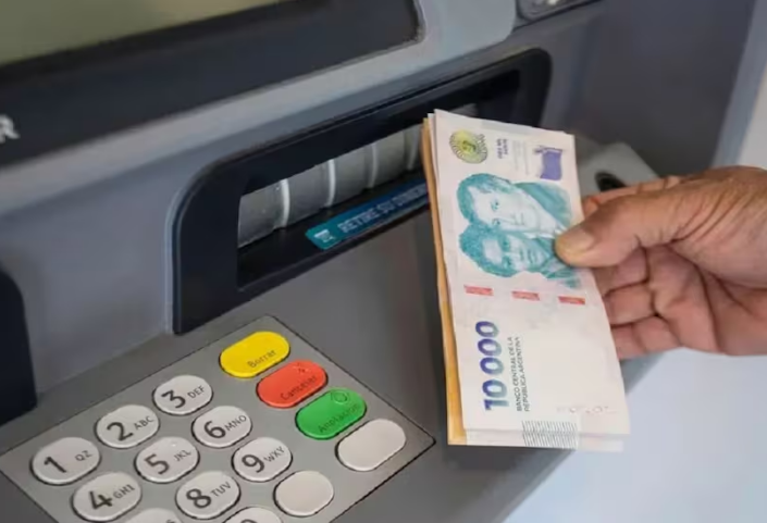 Sin acuerdo el Gobierno definirá un Salario Mínimo: los empresarios proponen un aumento de cuatro mil pesos