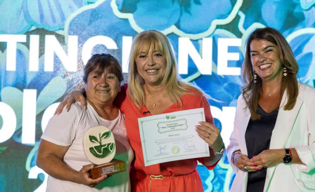 La intendenta Rossana Chala realizó la entrega de las Distinciones Ambientales "Dra. Yolanda Ortiz 2025"