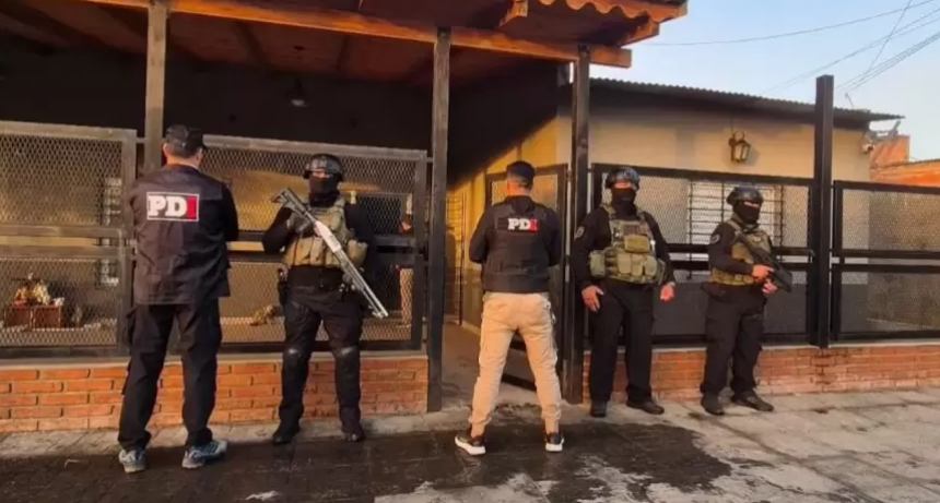 Allanaron la casa de un jugador de Santa Fe por una causa vinculada a material de abuso infantil