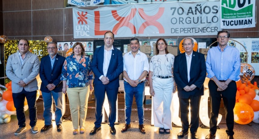 Acevedo acompañó la entrega equipamiento de laboratorio para la UTN-FRT