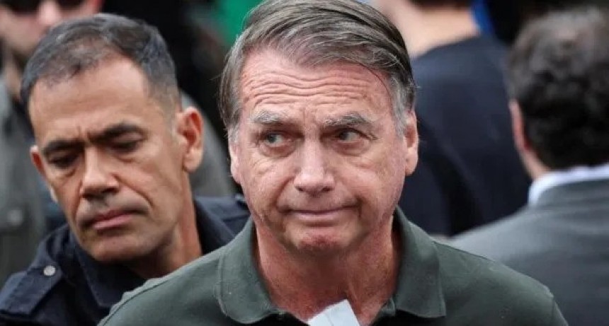  Jair Bolsonaro fue trasladado a una dependencia policial por violar la prisión domiciliaria
