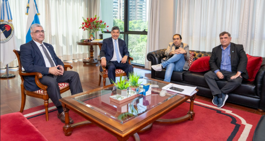 El ministro Abad expuso ante todos los legisladores los lineamientos del Presupuesto 2026