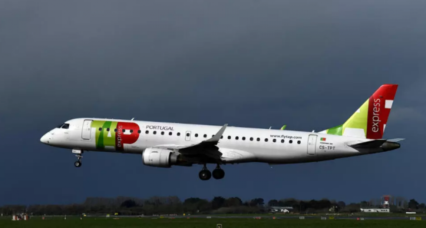 Tras alerta de EE. UU. de "actividad militar" cancelan vuelos a Venezuela