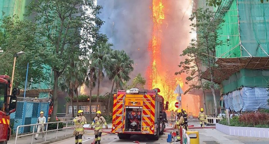 Un edificio se incendió en Hong Kong 