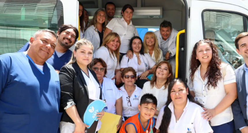 Suman nuevos móviles para fortalecer los servicios sociales y de salud en San Miguel de Tucumán