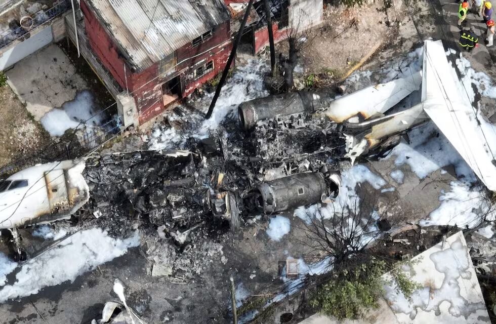 Así quedó el avión que se estrelló en el aeropuerto de San Fernando