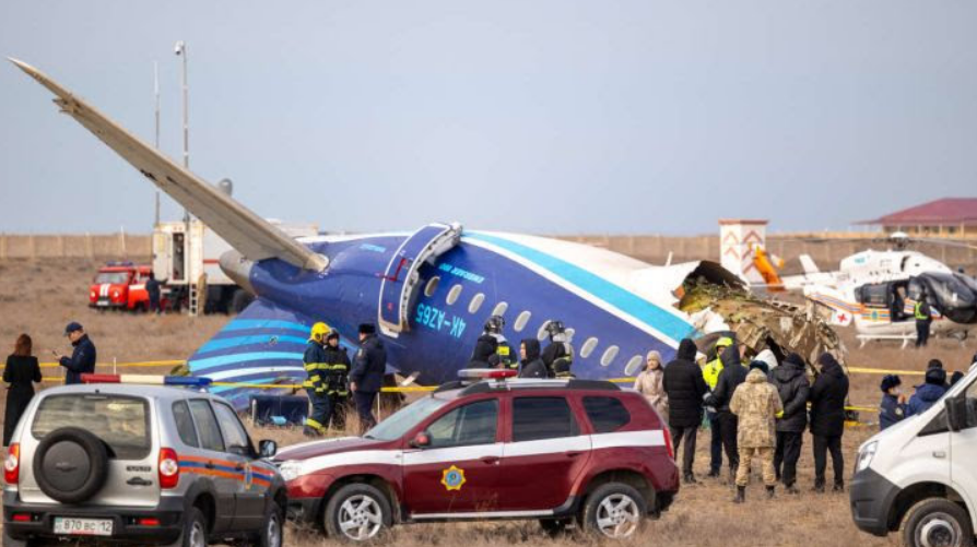 Kazajistán: un avión se estrelló y dejó al menos 38 personas fallecidas