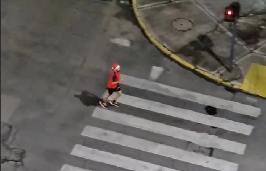 Salió a correr para bajar 