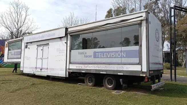  100 empleados dedicados a monitorear medios y periodistas fueron despedidos