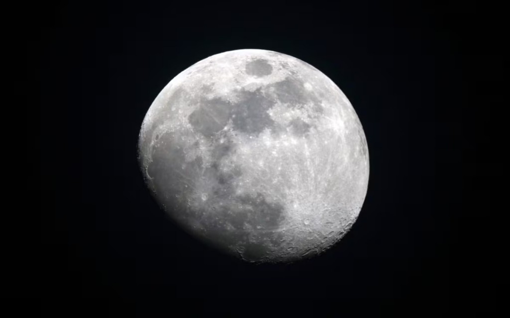 La Luna Fría de diciembre, llega con un fenómeno raro modificará su brillo en el cielo