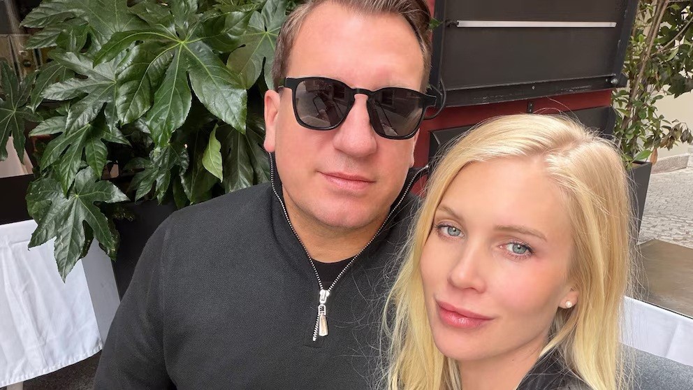 La mujer de Maxi López lo felicitó por el presente que vive en la Argentina 