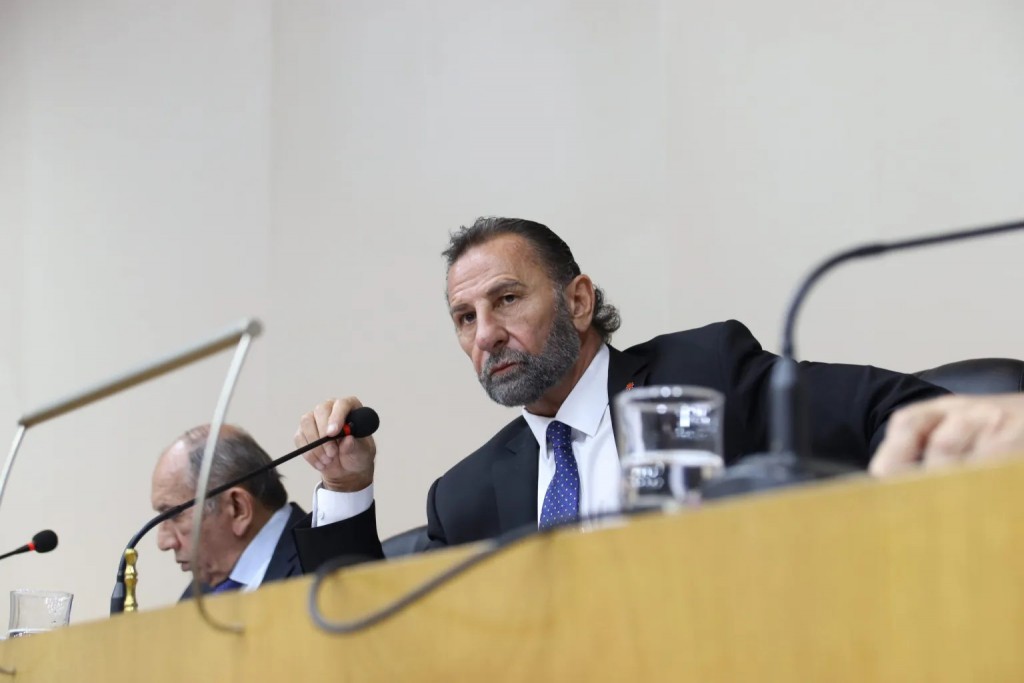 El Concejo capitalino aprobó la renovación integral del régimen de taxis, que incluye a las apps de transporte