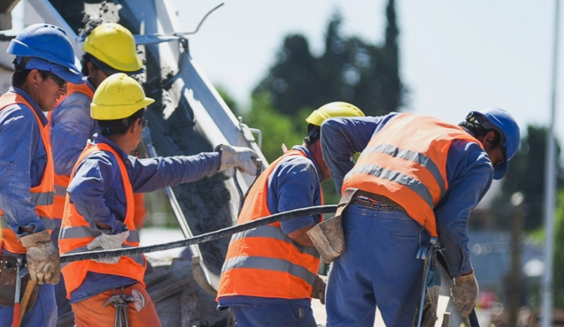Empleo: el 72% de los trabajadores argentinos cobra menos de 1 millón de pesos