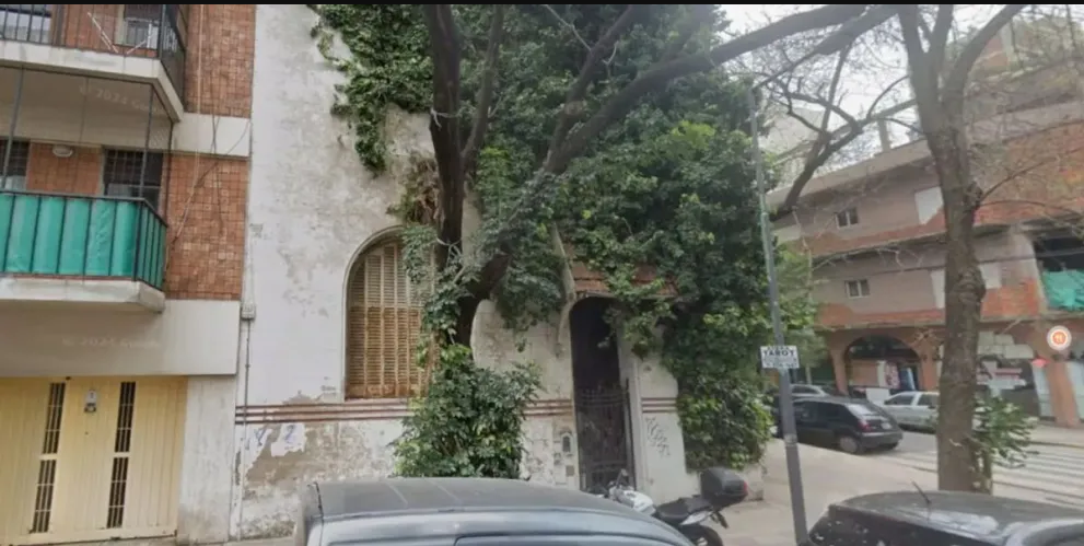 Macabro hallazgo en Núñez: encontraron maniatado y golpeado el cadáver de un jubilado en una casona